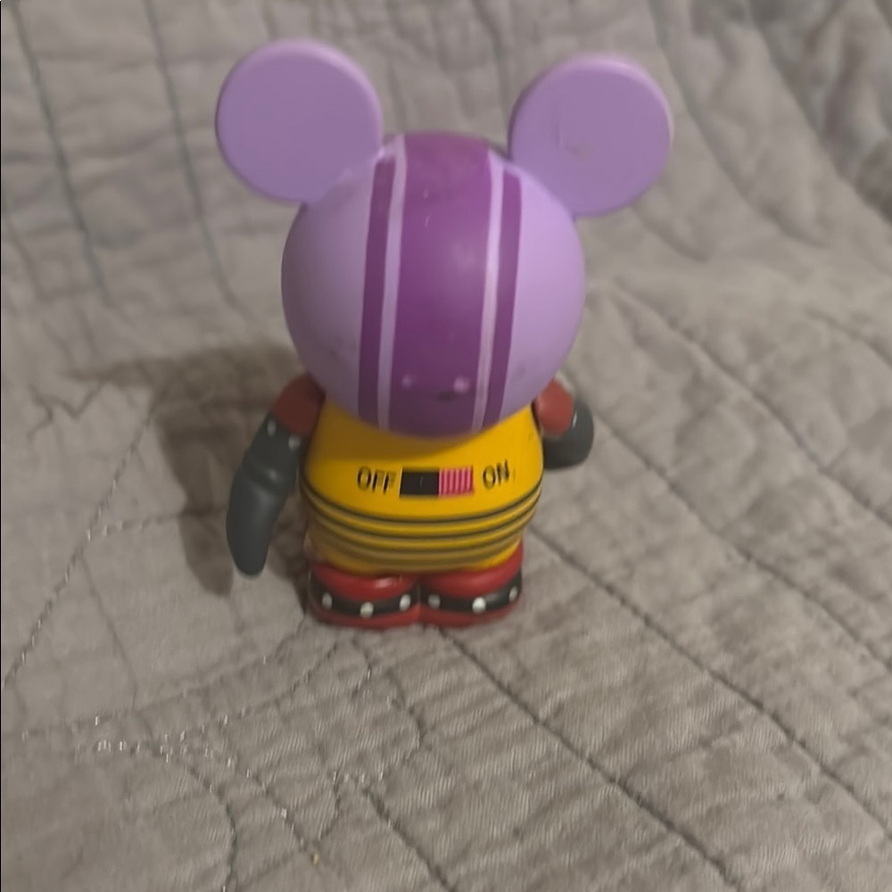Disney store vinyl nation “ mixed up robot “ - Picture 3 of 5